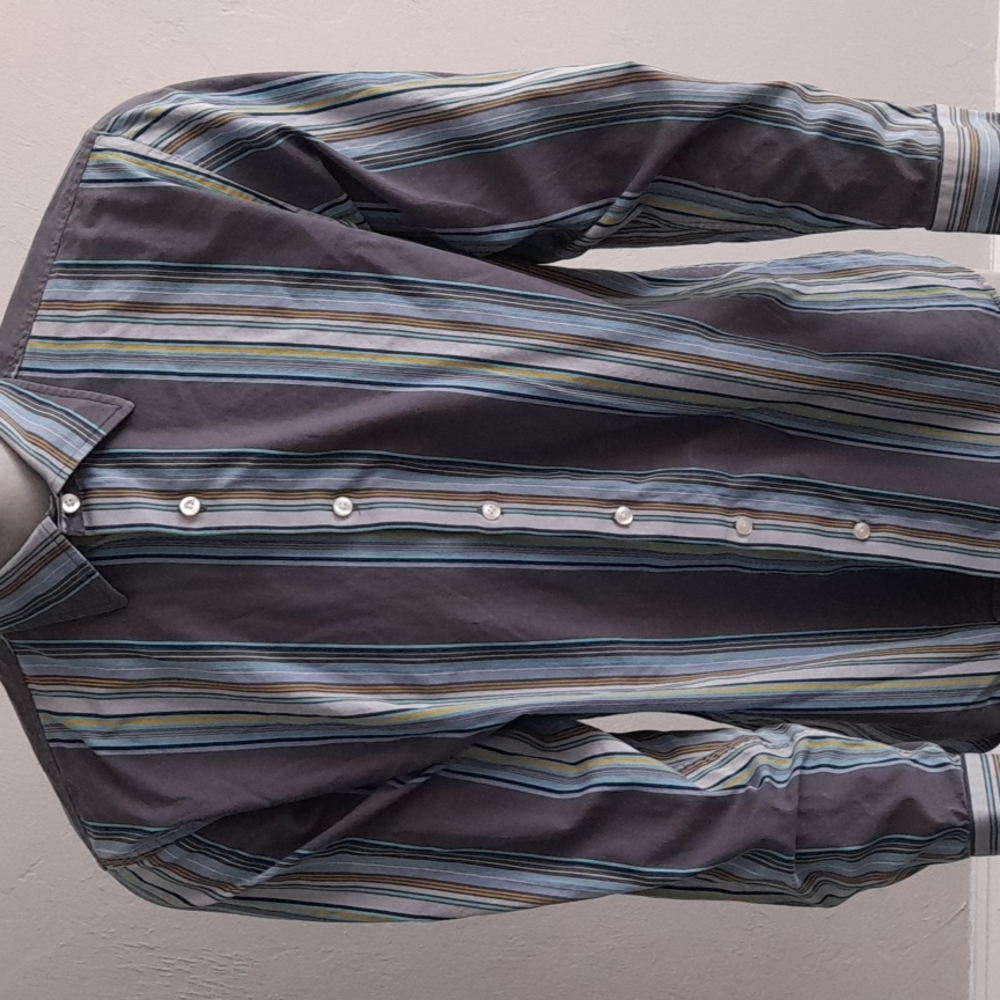 Men long sleeve button down front shirt